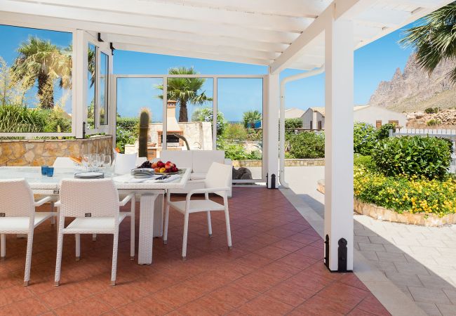 Villa in Custonaci - Villa with pool by the sea in Trapani, Sicily Villa in Custonaci - Villa with pool by the sea in Trapani, Sicily