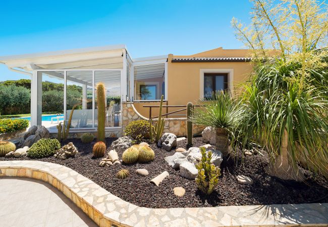 Villa in Custonaci - Villa with pool by the sea in Trapani, Sicily Villa in Custonaci - Villa with pool by the sea in Trapani, Sicily