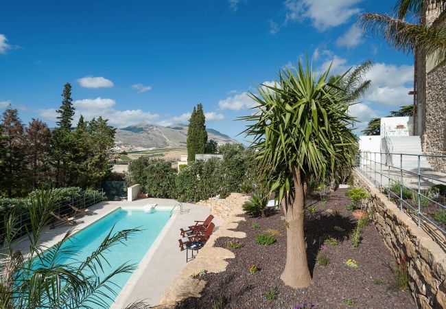 House in Buseto Palizzolo - Charming house with shared pool - Titi House in Buseto Palizzolo - Charming house with shared pool - Titi