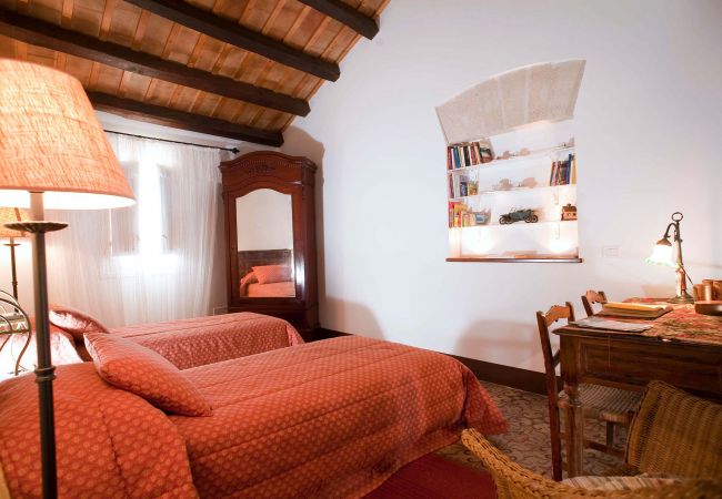 House in Buseto Palizzolo - Charming house with shared pool - Titi House in Buseto Palizzolo - Charming house with shared pool - Titi