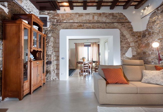 House in Buseto Palizzolo - Charming house with shared pool - Marietta House in Buseto Palizzolo - Charming house with shared pool - Marietta