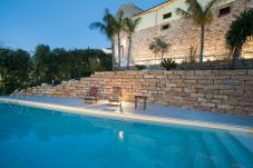 House in Buseto Palizzolo - Charming house with shared pool -...