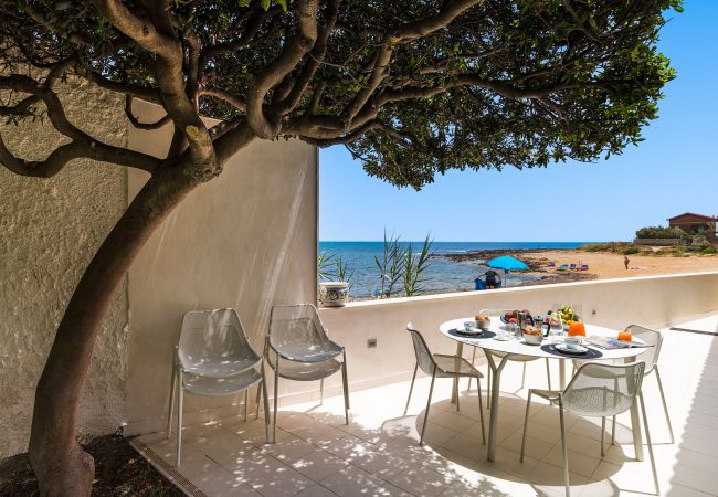 Villa in Noto - Beach front villa in Calabernardo, Noto, Sicily Villa in Noto - Beach front villa in Calabernardo, Noto, Sicily