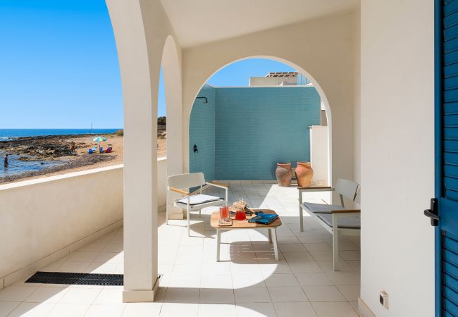 Villa in Noto - Beach front villa in Calabernardo, Noto, Sicily Villa in Noto - Beach front villa in Calabernardo, Noto, Sicily