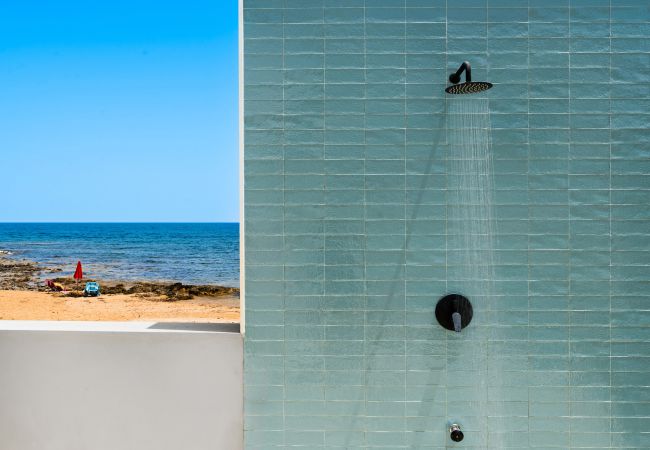 Villa in Noto - Beach front villa in Calabernardo, Noto, Sicily Villa in Noto - Beach front villa in Calabernardo, Noto, Sicily