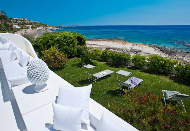 Villa in Siracusa - Sea front holiday villa in Fontane Bianche, Sicily Villa in Siracusa - Sea front holiday villa in Fontane Bianche, Sicily