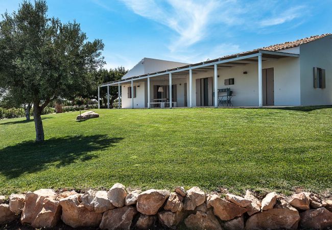 Villa in Scicli - Villa with terrace and private garden. Shared pool. In Scicli, Sicily - Carrubi Villa in Scicli - Villa with terrace and private garden. Shared pool. In Scicli, Sicily - Carrubi