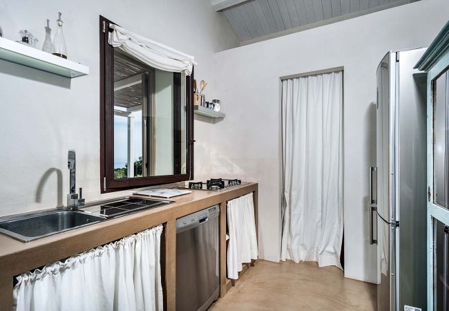 Villa in Scicli - Villa with terrace and private garden. Shared pool. In Scicli, Sicily - Carrubi Villa in Scicli - Villa with terrace and private garden. Shared pool. In Scicli, Sicily - Carrubi