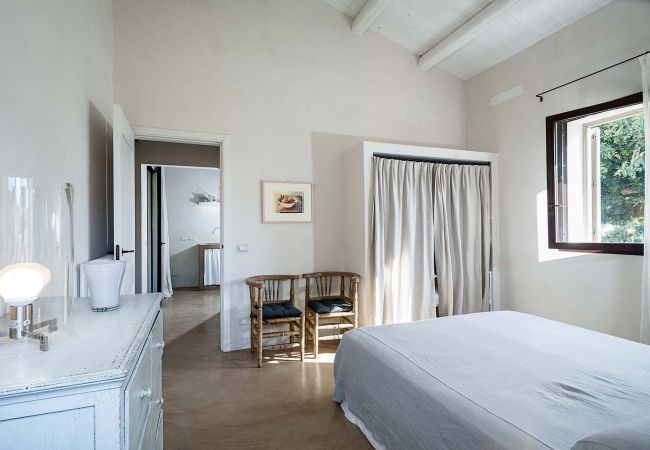 Villa in Scicli - Villa with terrace and private garden. Shared pool. In Scicli, Sicily - Carrubi Villa in Scicli - Villa with terrace and private garden. Shared pool. In Scicli, Sicily - Carrubi