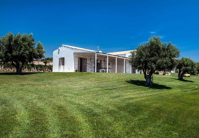 Villa in Scicli - Villa with terrace and private garden. Shared pool. In Scicli, Sicily - Gelsi Villa in Scicli - Villa with terrace and private garden. Shared pool. In Scicli, Sicily - Gelsi