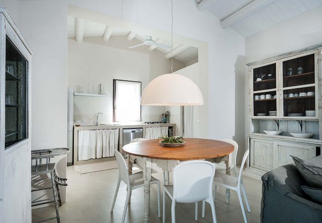 Villa in Scicli - Villa with terrace and private garden. Shared pool. In Scicli, Sicily - Gelsi Villa in Scicli - Villa with terrace and private garden. Shared pool. In Scicli, Sicily - Gelsi