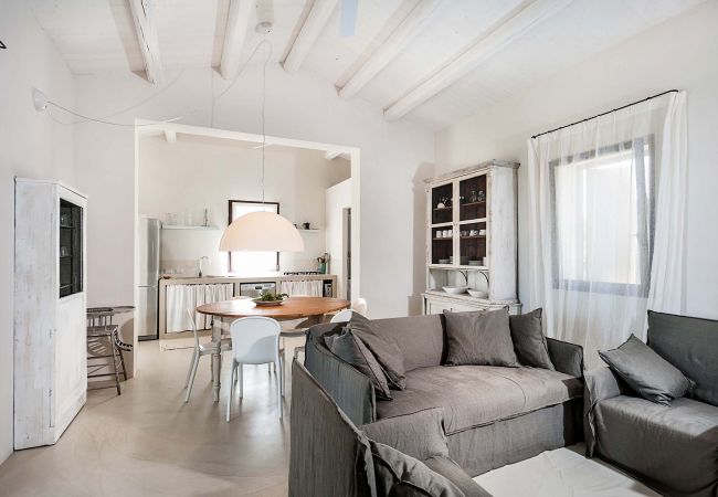 Villa in Scicli - Villa with terrace and private garden. Shared pool. In Scicli, Sicily - Gelsi Villa in Scicli - Villa with terrace and private garden. Shared pool. In Scicli, Sicily - Gelsi