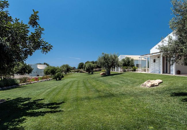Villa in Scicli - Villa with terrace and private garden. Shared pool. In Scicli, Sicily - Gelsi Villa in Scicli - Villa with terrace and private garden. Shared pool. In Scicli, Sicily - Gelsi