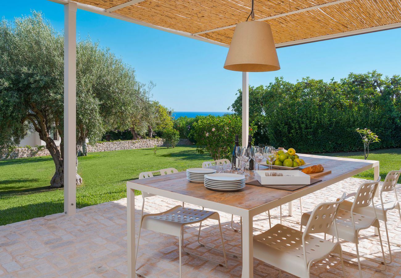 Villa in Scicli - Villa with terrace and private garden. Shared pool. In Scicli, Sicily - Gelsi