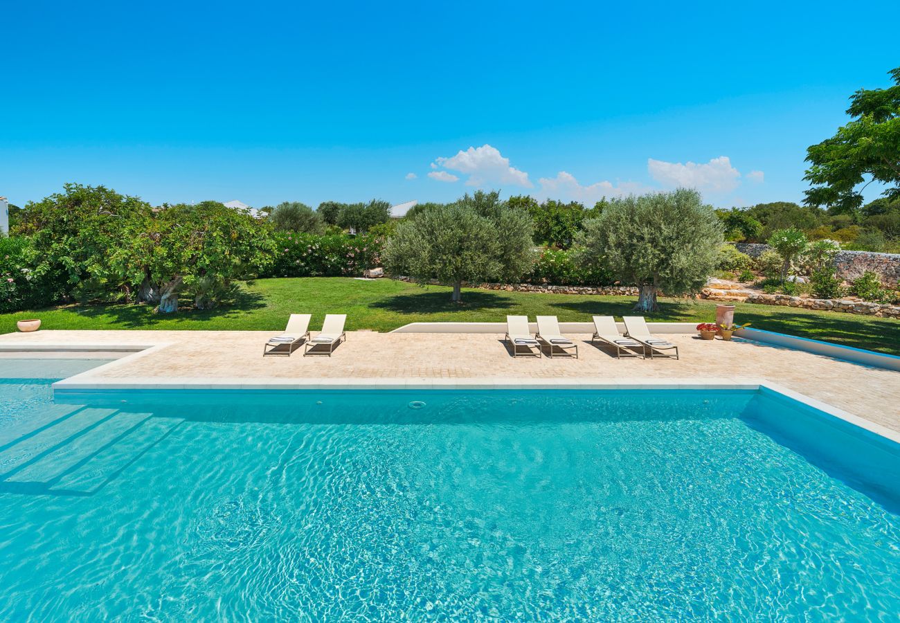 Villa in Scicli - Villa with terrace and private garden. Shared pool. In Scicli, Sicily - Gelsi