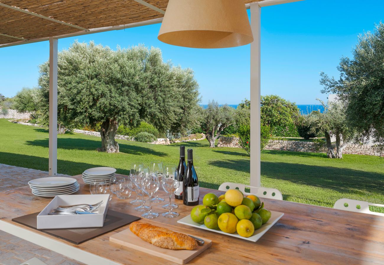 Villa in Scicli - Villa with terrace and private garden. Shared pool. In Scicli, Sicily - Gelsi