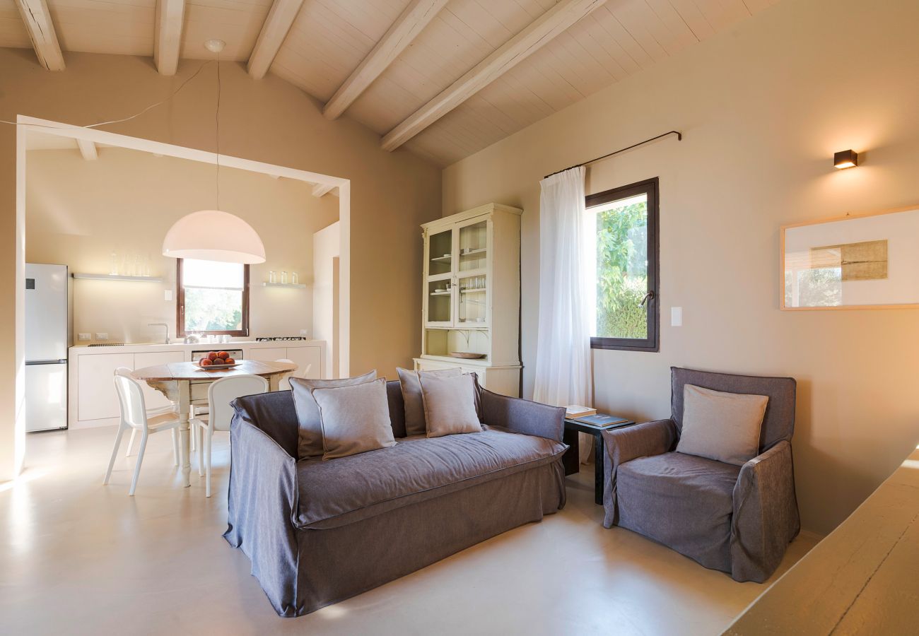 Villa in Scicli - Villa with terrace and private garden. Shared pool. In Scicli, Sicily - Gelsi