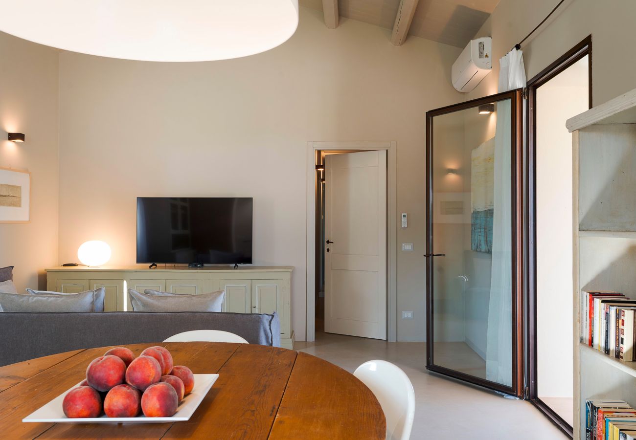 Villa in Scicli - Villa with terrace and private garden. Shared pool. In Scicli, Sicily - Gelsi