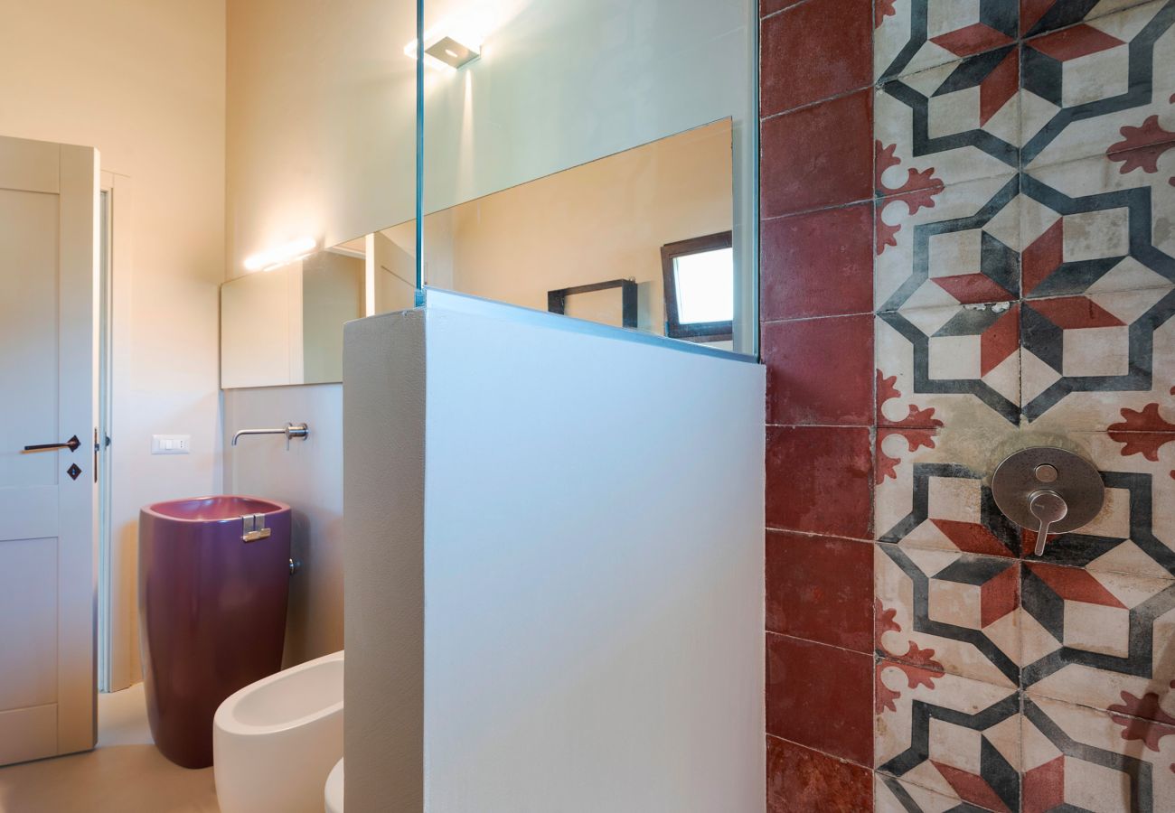 Villa in Scicli - Villa with terrace and private garden. Shared pool. In Scicli, Sicily - Gelsi