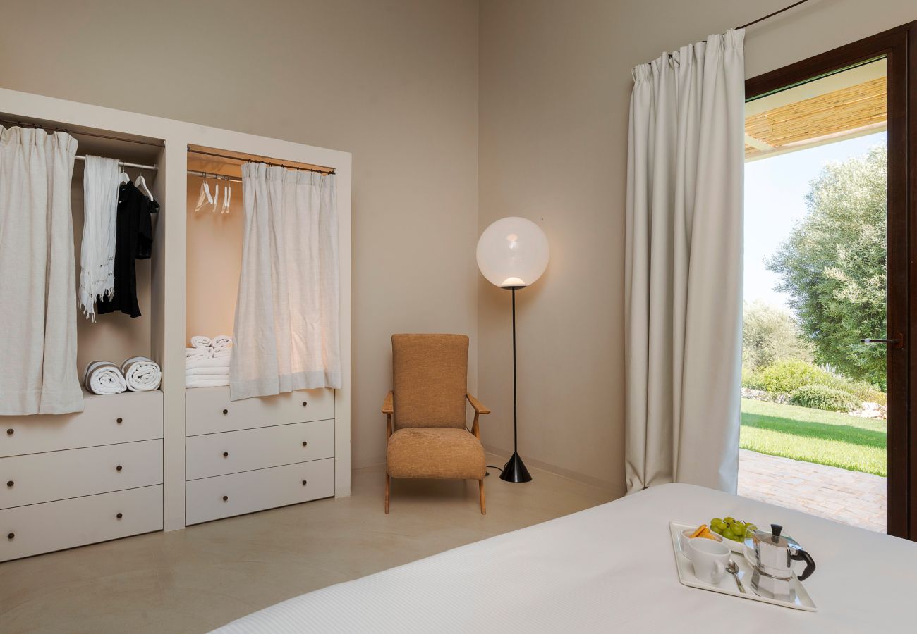 Villa in Scicli - Villa with terrace and private garden. Shared pool. In Scicli, Sicily - Gelsi