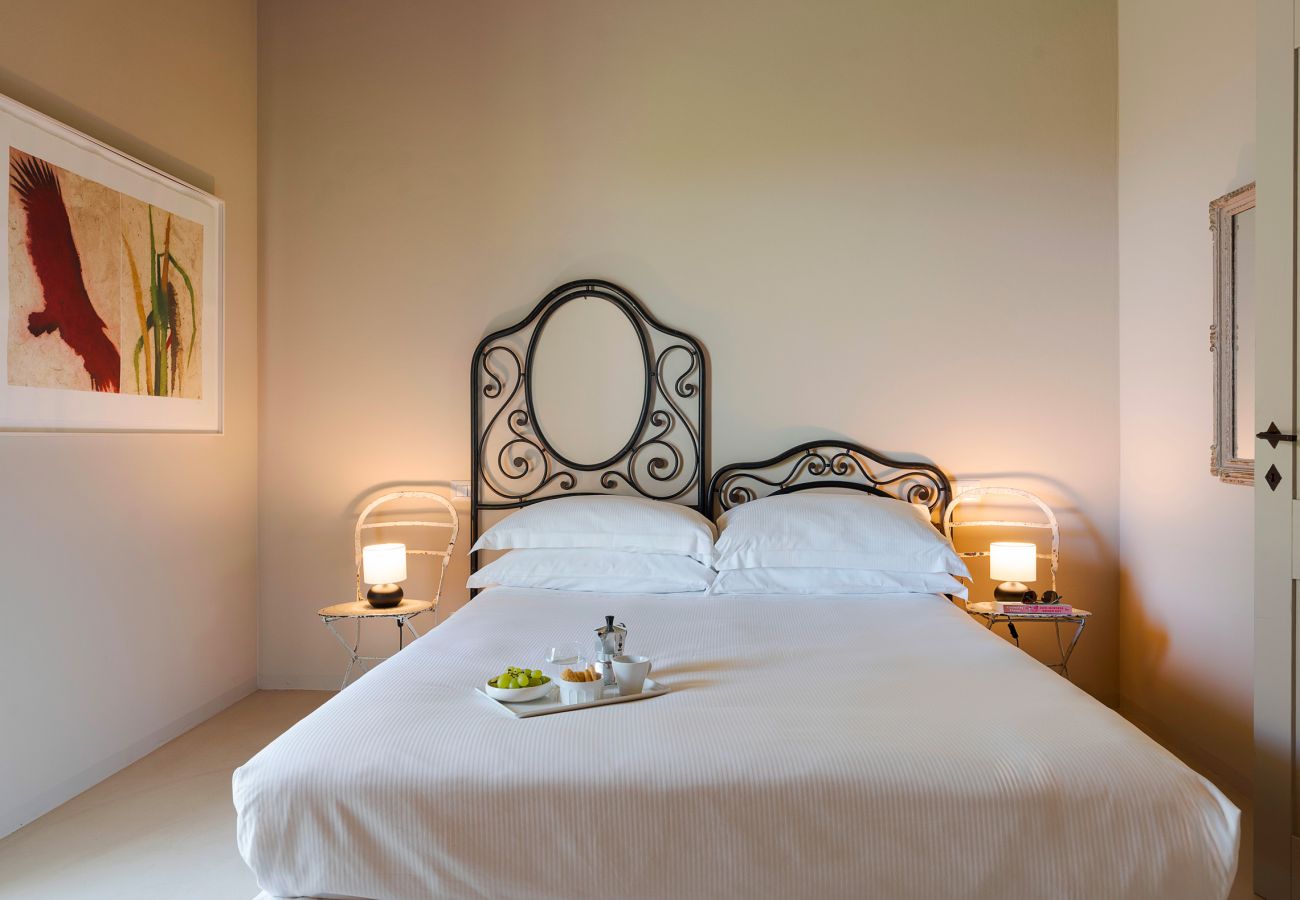 Villa in Scicli - Villa with terrace and private garden. Shared pool. In Scicli, Sicily - Gelsi