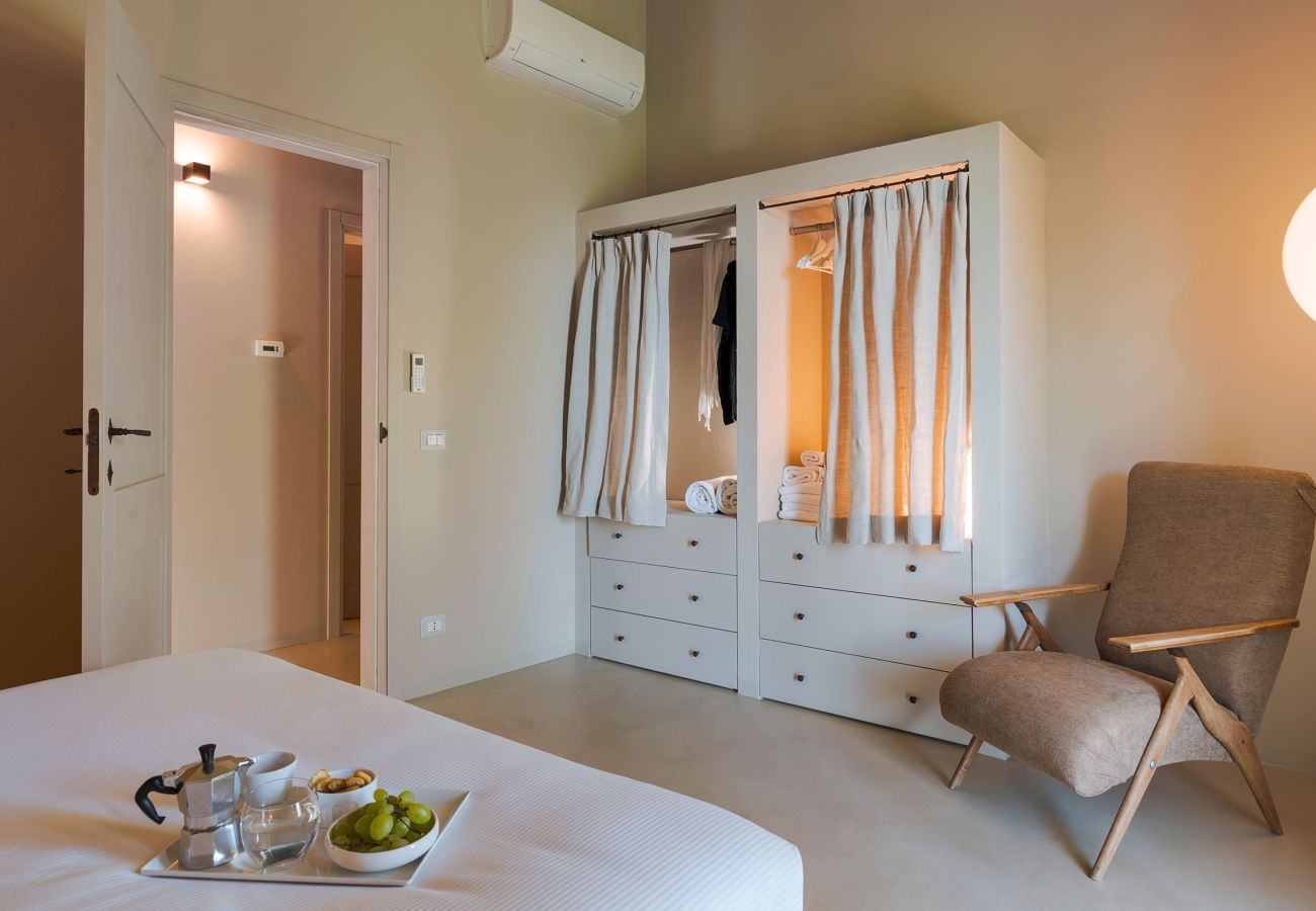 Villa in Scicli - Villa with terrace and private garden. Shared pool. In Scicli, Sicily - Gelsi