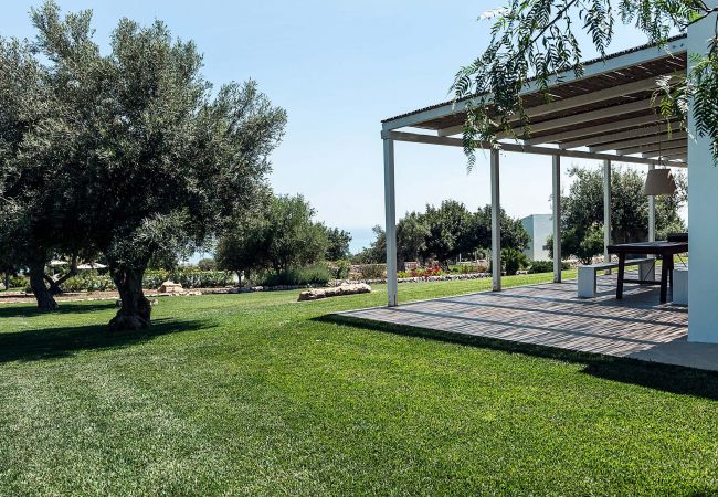 Villa in Scicli - Villa with terrace and private garden. Shared pool. In Scicli, Sicily - Ulivi Villa in Scicli - Villa with terrace and private garden. Shared pool. In Scicli, Sicily - Ulivi