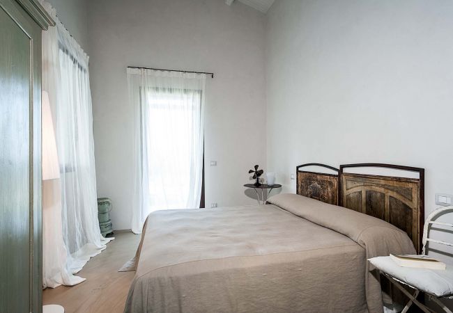 Villa in Scicli - Villa with terrace and private garden. Shared pool. In Scicli, Sicily - Ulivi Villa in Scicli - Villa with terrace and private garden. Shared pool. In Scicli, Sicily - Ulivi