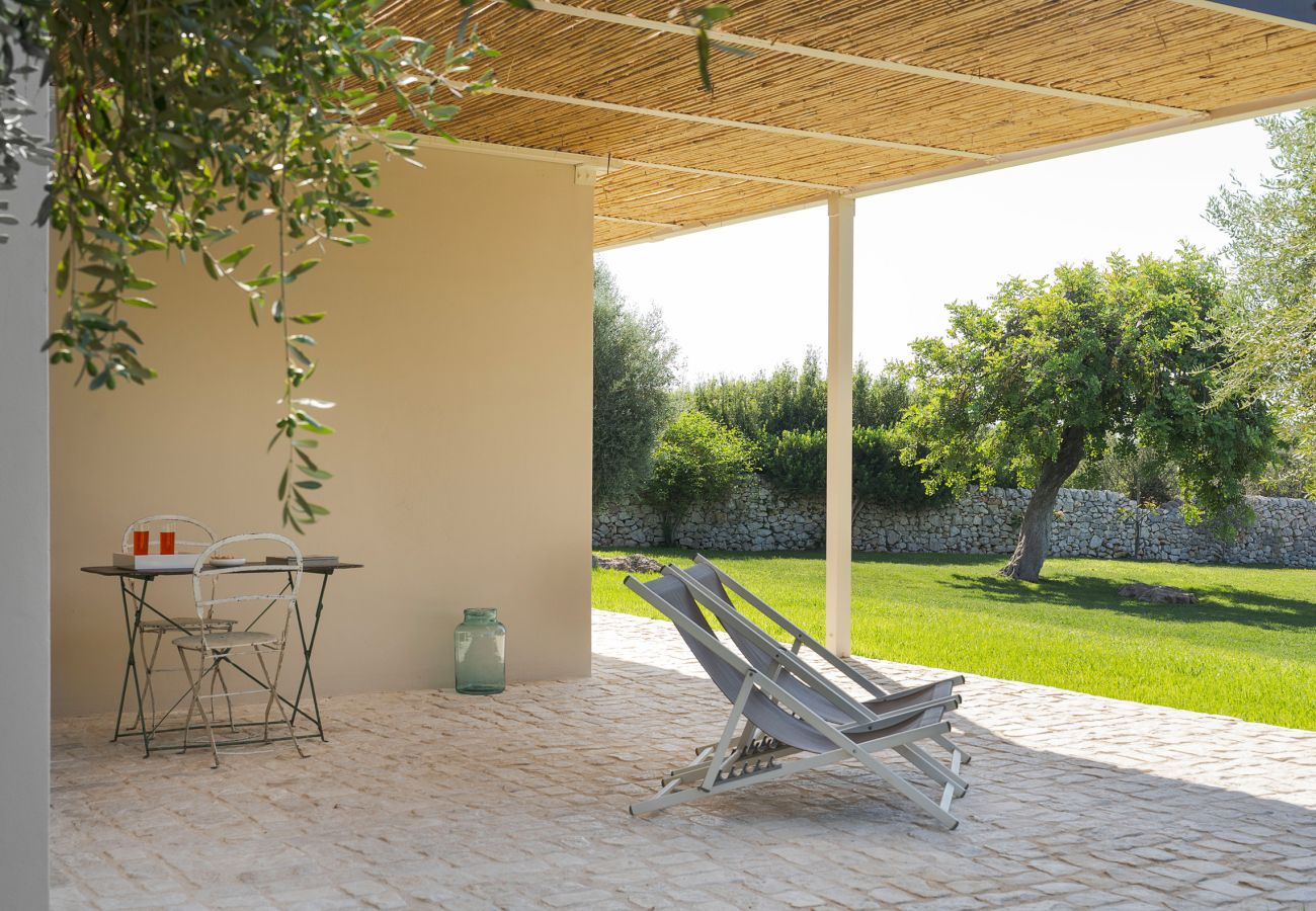 Villa in Scicli - Villa with terrace and private garden. Shared pool. In Scicli, Sicily - Ulivi