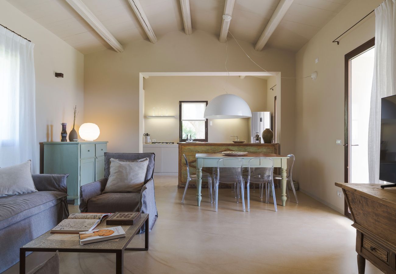 Villa in Scicli - Villa with terrace and private garden. Shared pool. In Scicli, Sicily - Ulivi