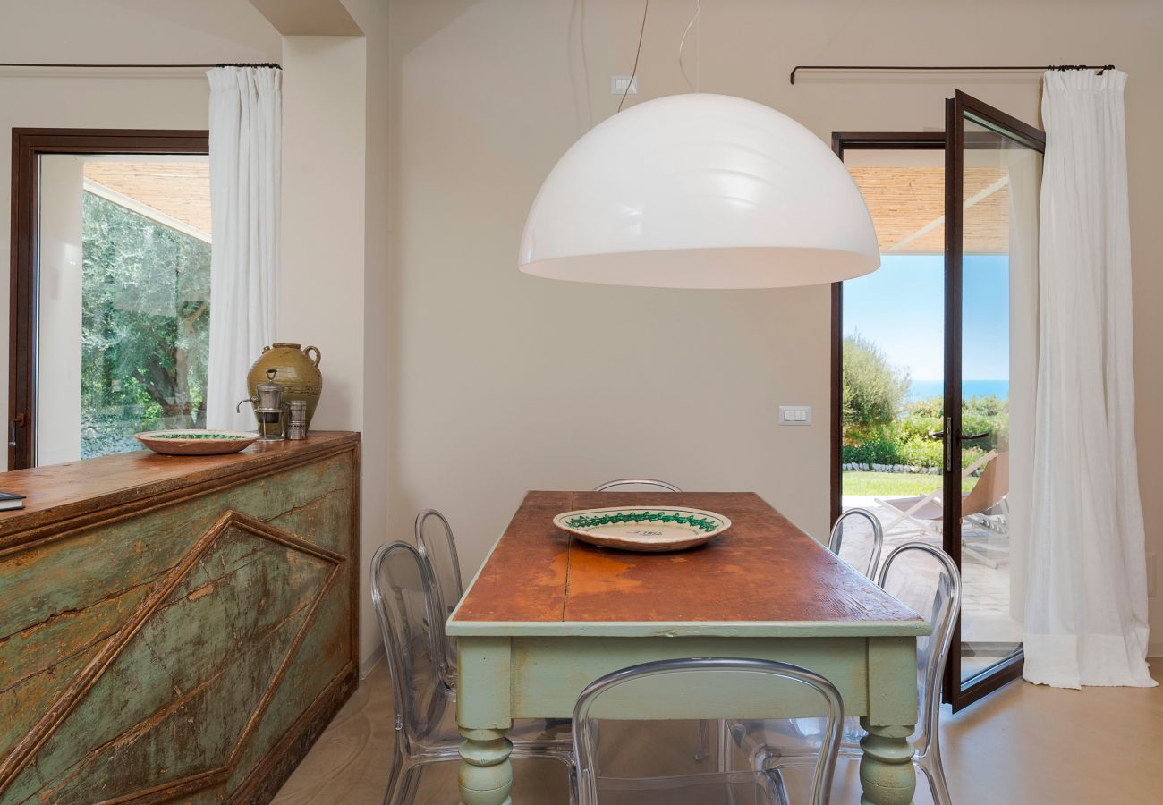 Villa in Scicli - Villa with terrace and private garden. Shared pool. In Scicli, Sicily - Ulivi