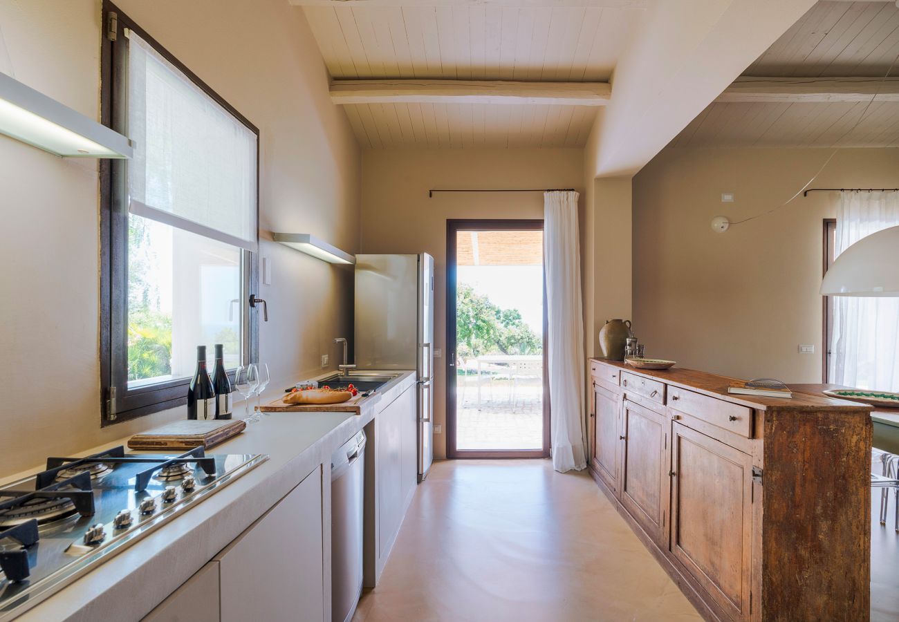 Villa in Scicli - Villa with terrace and private garden. Shared pool. In Scicli, Sicily - Ulivi