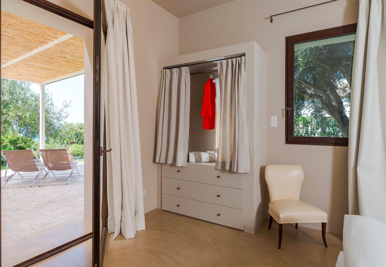 Villa in Scicli - Villa with terrace and private garden. Shared pool. In Scicli, Sicily - Ulivi