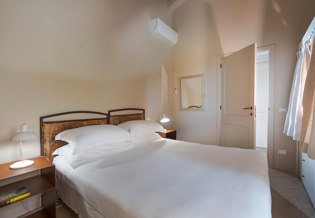 Villa in Scicli - Villa with terrace and private garden. Shared pool. In Scicli, Sicily - Ulivi