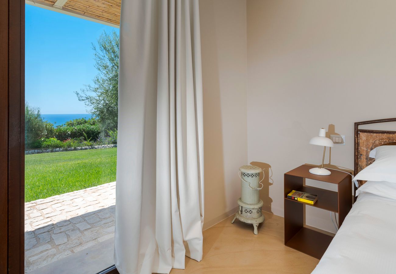 Villa in Scicli - Villa with terrace and private garden. Shared pool. In Scicli, Sicily - Ulivi