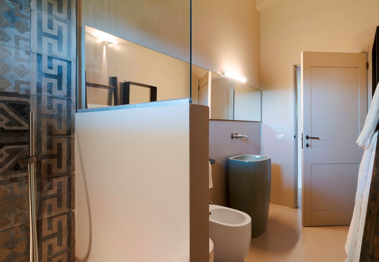 Villa in Scicli - Villa with terrace and private garden. Shared pool. In Scicli, Sicily - Ulivi