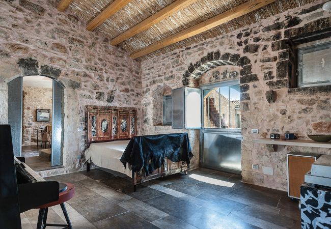 Villa in Santa Croce Camerina - Designer country villa with pool in Ragusa, Sicily - 11 pax Villa in Santa Croce Camerina - Designer country villa with pool in Ragusa, Sicily - 11 pax