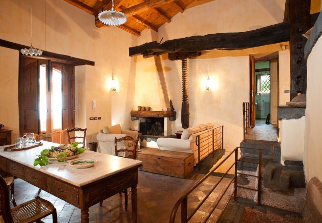 House in Trecastagni - Typical country villa for families near Etna, Sicily House in Trecastagni - Typical country villa for families near Etna, Sicily