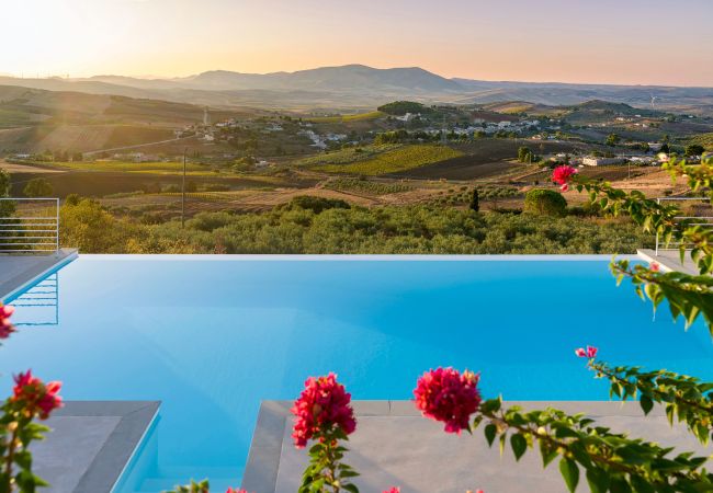 Villa in Buseto Palizzolo - Splendid country villa with pool Villa in Buseto Palizzolo - Splendid country villa with pool