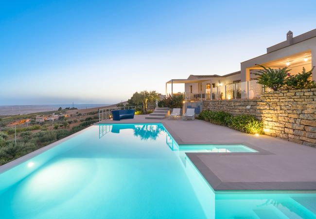 Villa in Buseto Palizzolo - Splendid country villa with pool Villa in Buseto Palizzolo - Splendid country villa with pool