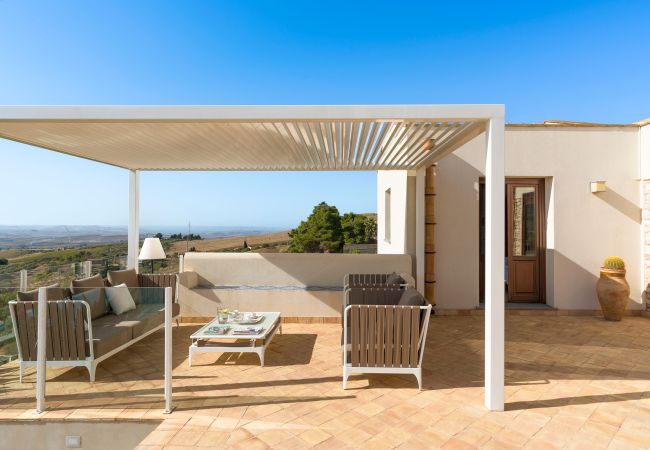 Villa in Buseto Palizzolo - Splendid country villa with pool Villa in Buseto Palizzolo - Splendid country villa with pool