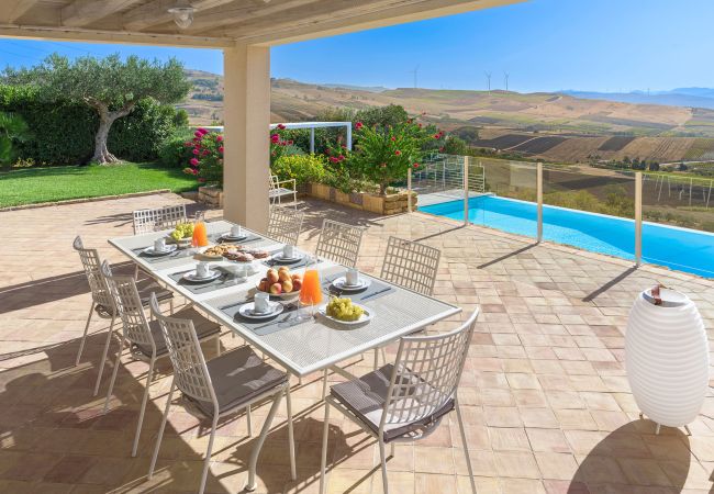 Villa in Buseto Palizzolo - Splendid country villa with pool Villa in Buseto Palizzolo - Splendid country villa with pool
