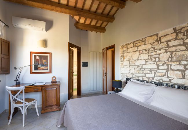 Villa in Buseto Palizzolo - Splendid country villa with pool Villa in Buseto Palizzolo - Splendid country villa with pool