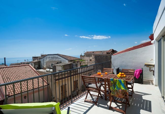  in Taormina - Splendid apartment with terrace overlooking Corso Umberto, Taormina, Sycily