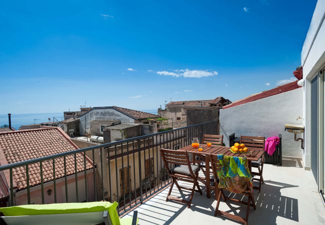 Apartment in Taormina - Splendid apartment with terrace overlooking Corso Umberto, Taormina, Sycily