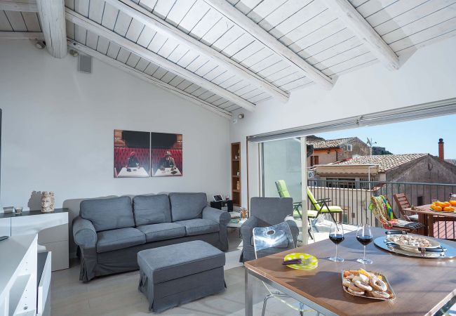 Apartment in Taormina - Splendid apartment with terrace overlooking Corso Umberto, Taormina, Sycily