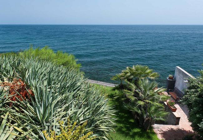 Apartment in Torre Archirafi - Holiday apartment with sea access on the Ionian Coast, Sicily