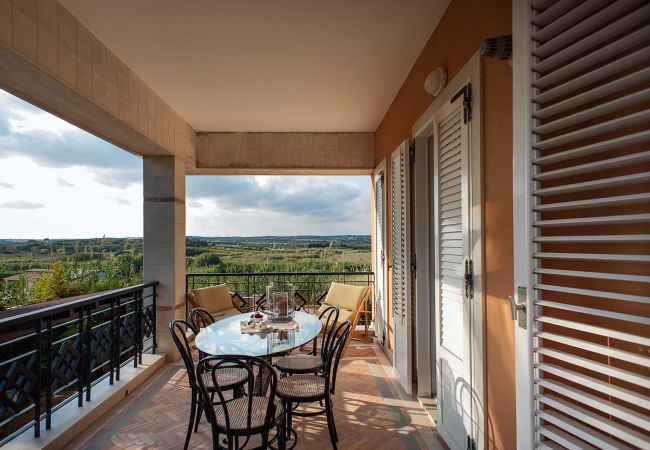 Villa in Noto - Villa with pool, 450 metres from sea of San Lorenzo, Noto, Sicily Villa in Noto - Villa with pool, 450 metres from sea of San Lorenzo, Noto, Sicily