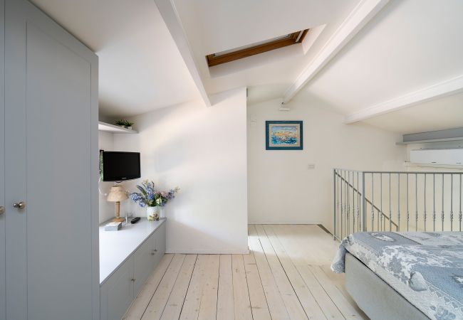 Apartment in Stazzo - House with terrace and direct access to the sea. Shared pool.  Apartment in Stazzo - House with terrace and direct access to the sea. Shared pool.