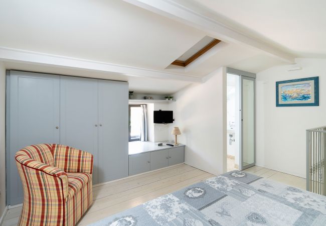 Apartment in Stazzo - House with terrace and direct access to the sea. Shared pool.  Apartment in Stazzo - House with terrace and direct access to the sea. Shared pool.